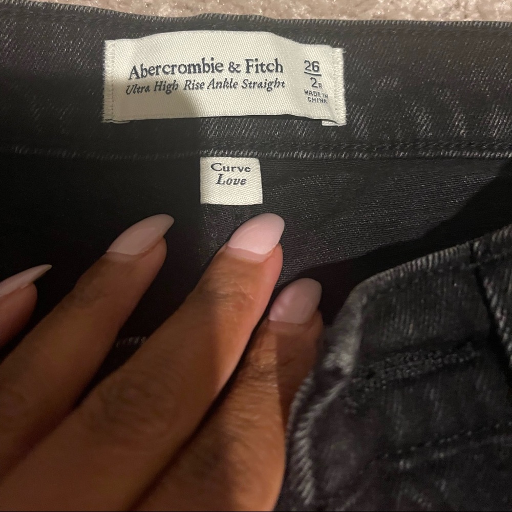 Abercrombie black distressed denim size 26 ultra high rise ankle